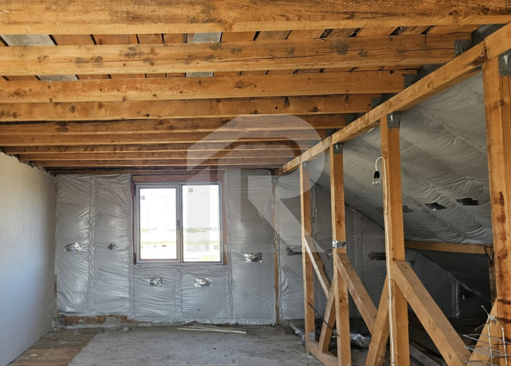 VIDRA – COMPLEX DEALUL VERDE, DUPLEX 90 MP, LOT 300 MP!