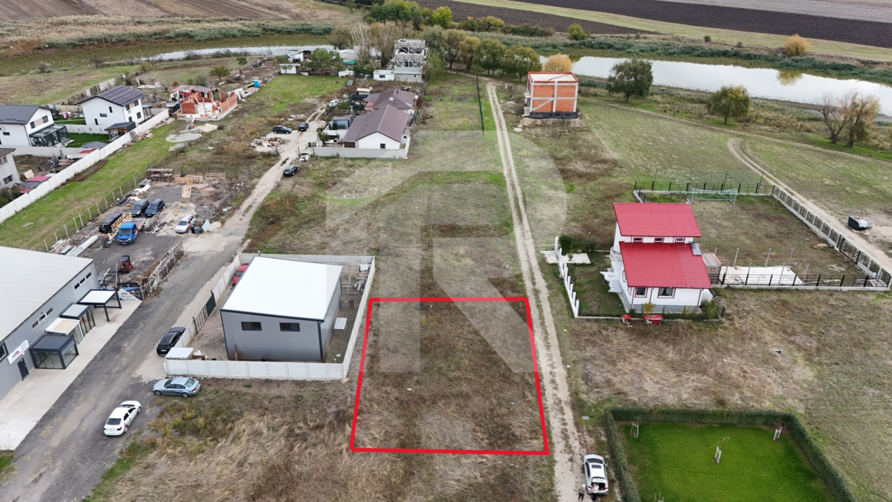 VIDRA – TEREN 300 MP, INTRAVILAN CONSTRUIBIL, ACCES CATRE LAC! 