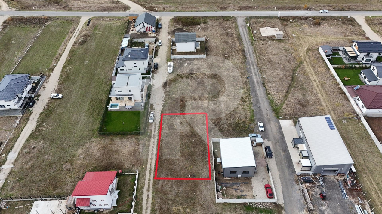 VIDRA – TEREN 300 MP, INTRAVILAN CONSTRUIBIL, ACCES CATRE LAC! 