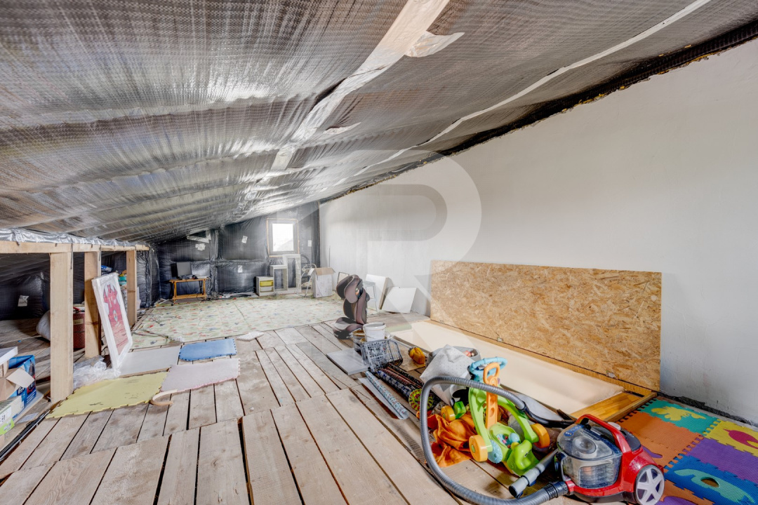 VIDRA – COMPLEX DEALUL VERDE, DUPLEX 80 MP, LOT 235 MP!