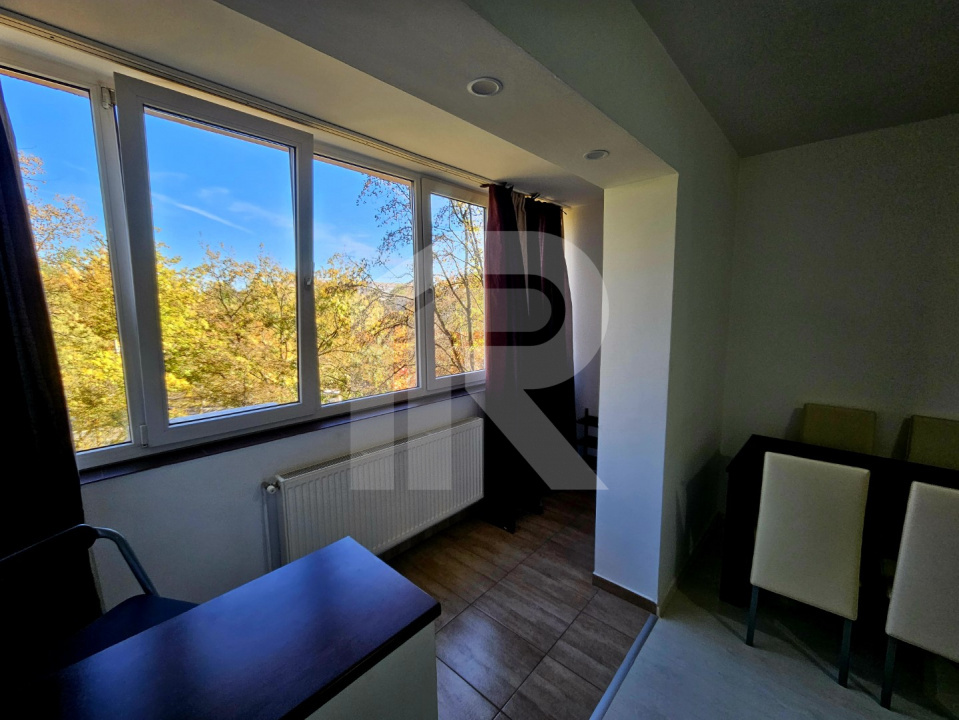 LUCREȚIU PĂTRAȘCANU – COSTIN GEORGIAN, GARSONIERĂ MODERNĂ, ETAJ 3