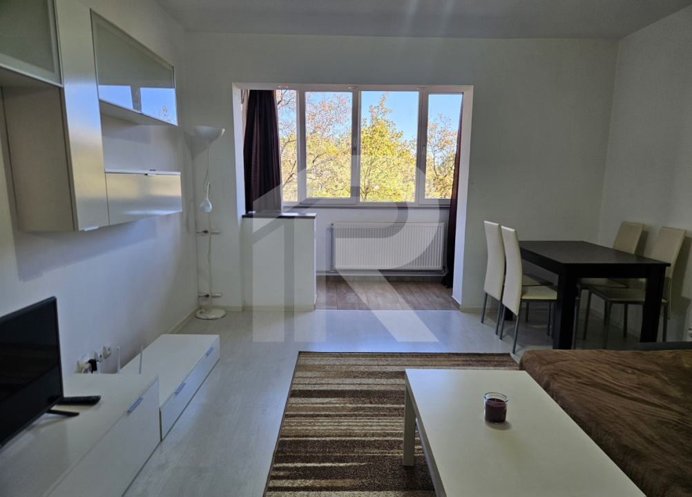 LUCREȚIU PĂTRAȘCANU – COSTIN GEORGIAN, GARSONIERĂ MODERNĂ, ETAJ 3