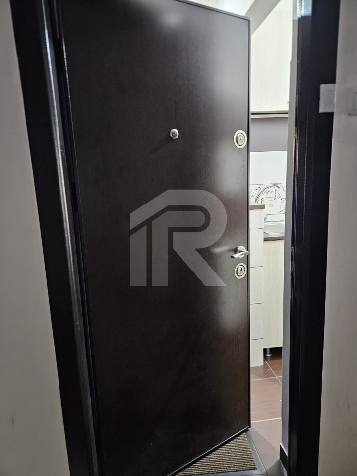 LUCREȚIU PĂTRAȘCANU – COSTIN GEORGIAN, GARSONIERĂ MODERNĂ, ETAJ 3