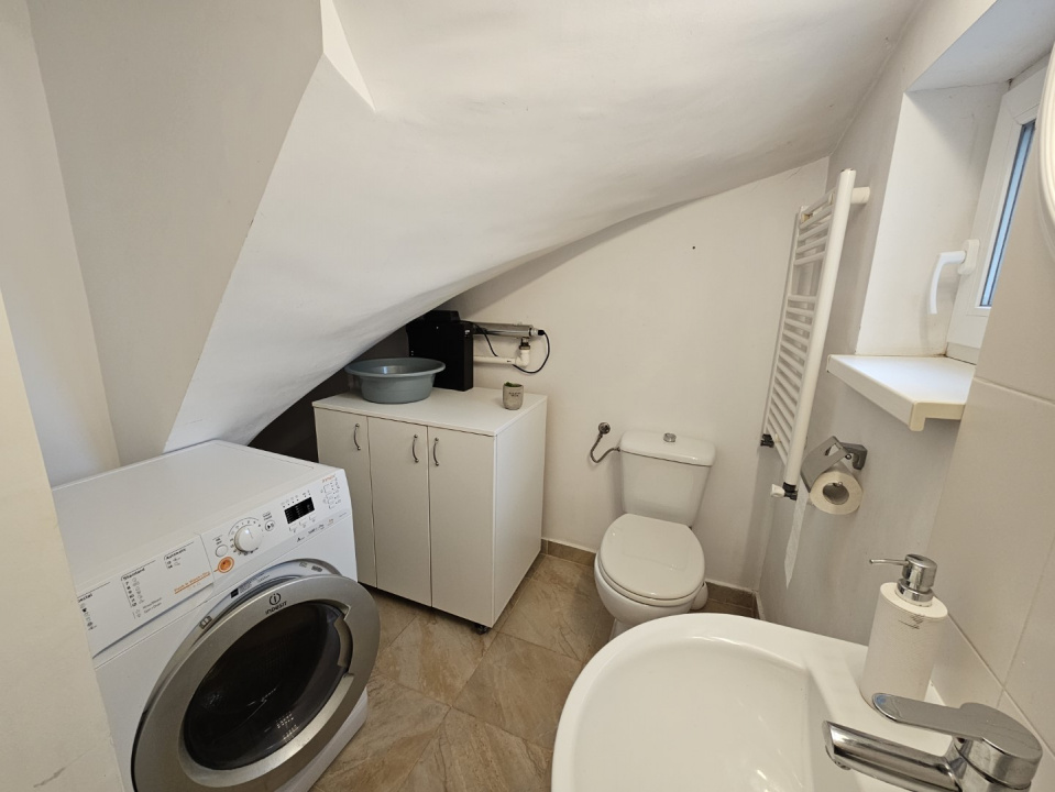 VIDRA – COMPLEX DEALUL VERDE, CASA 4 CAMERE, 135MP Utili!