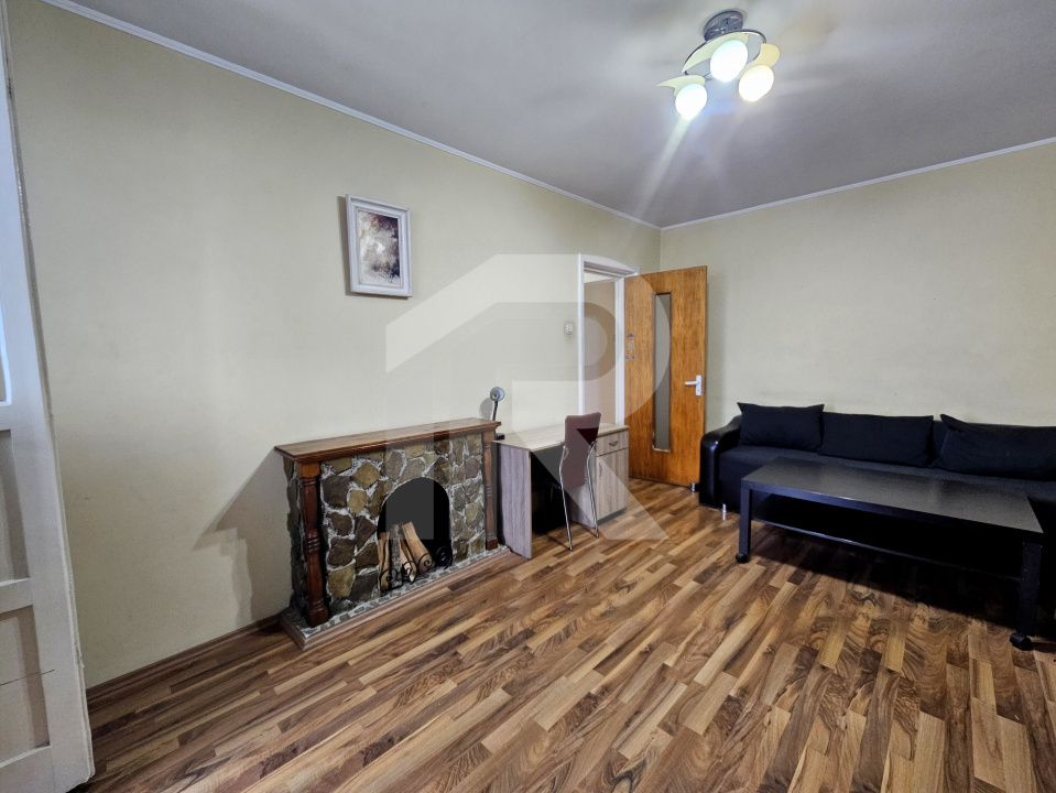 LUICA - PIATA RESITA, 3 CAMERE 73 MP TOTAL, CENTRALA PROPRIE!