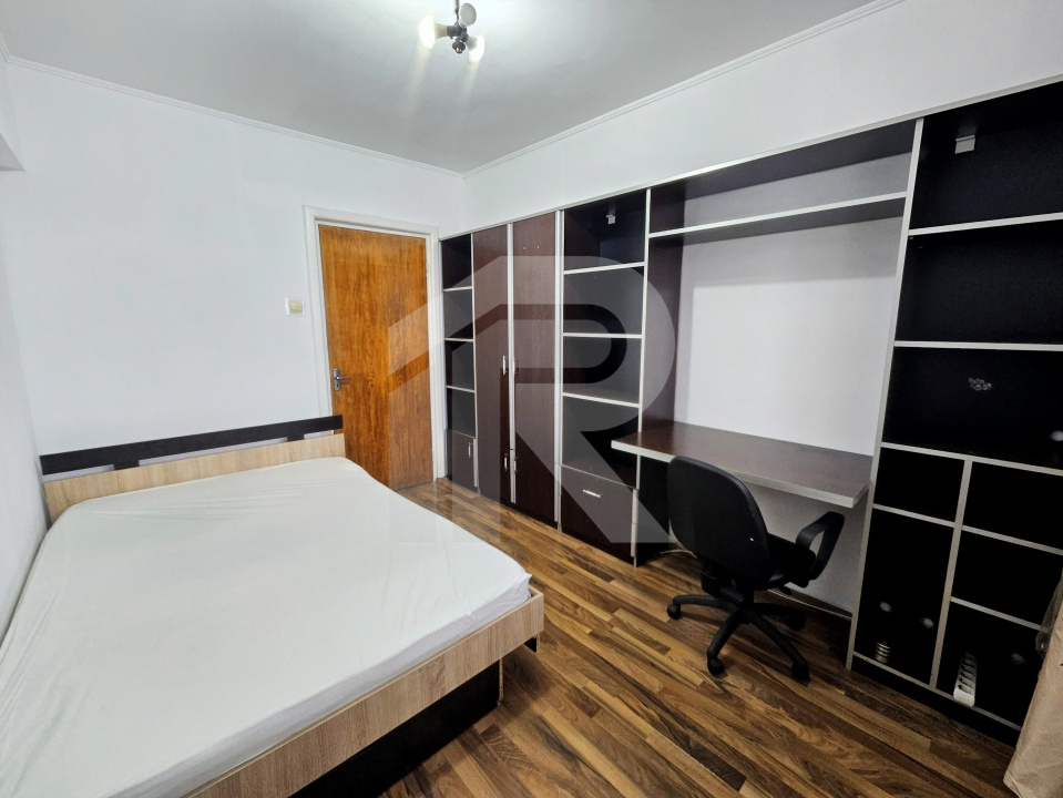 LUICA - PIATA RESITA, 3 CAMERE 73 MP TOTAL, CENTRALA PROPRIE!