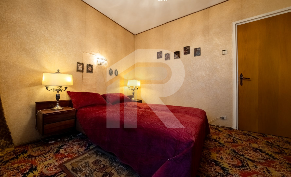 VASILE CONTA 3 CAMERE 75 MP 1982 