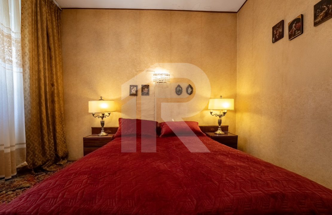 VASILE CONTA 3 CAMERE 75 MP 1982 