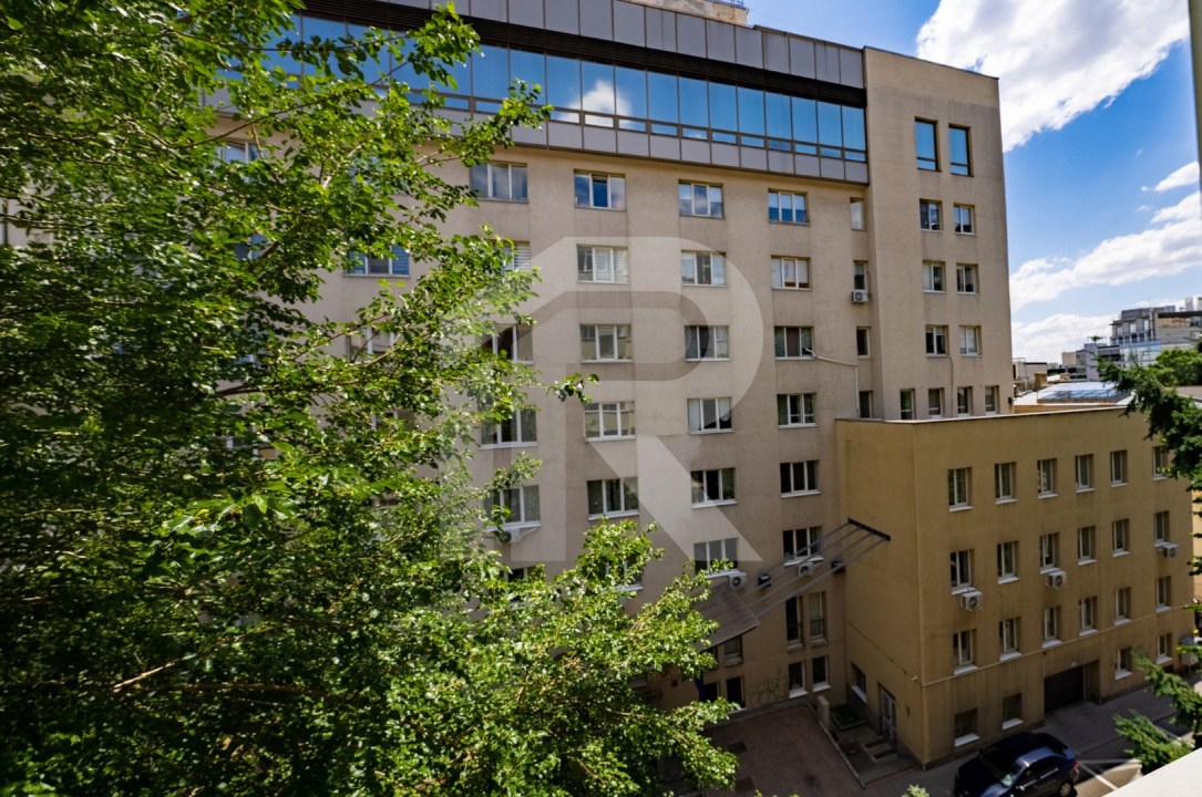 VASILE CONTA 3 CAMERE 75 MP 1982 