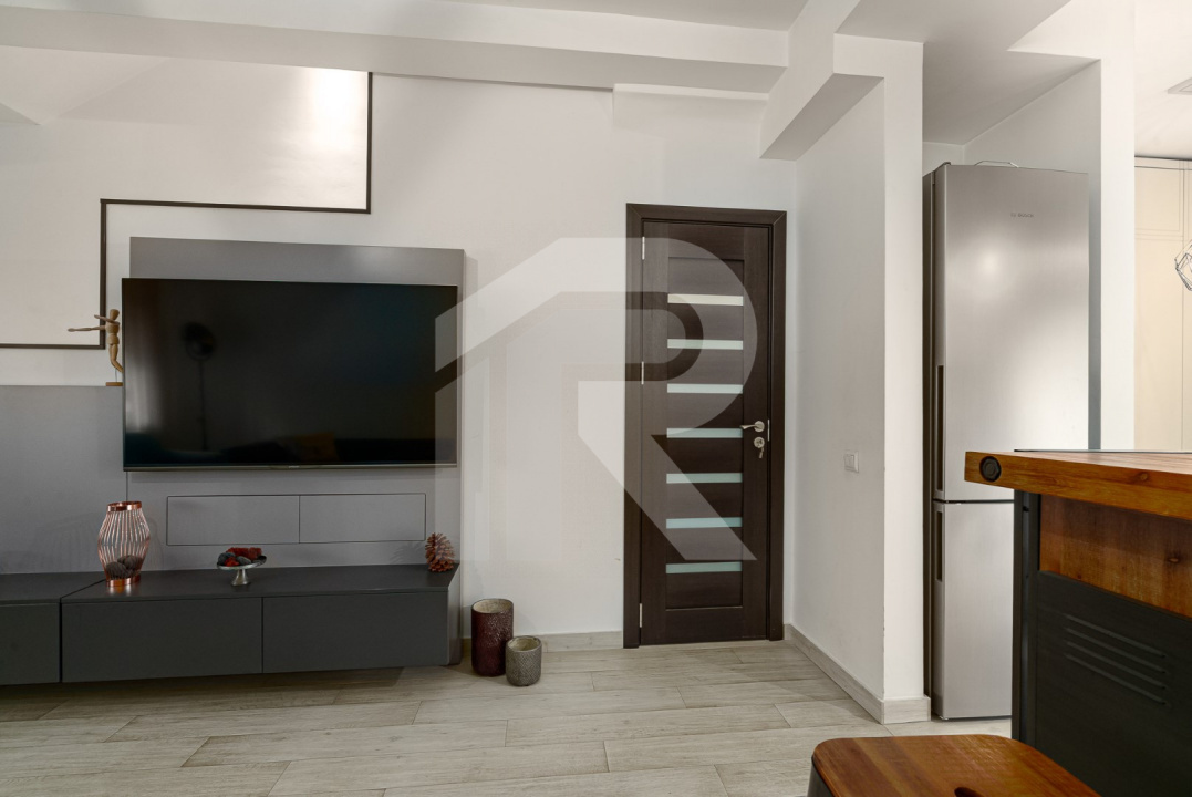 APĂRĂTORII PATRIEI – CASA CU 3 CAMERE, 3 BĂI, CURTE, LOC PARCARE