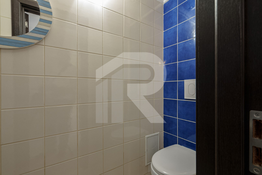 APĂRĂTORII PATRIEI – CASA CU 3 CAMERE, 3 BĂI, CURTE, LOC PARCARE