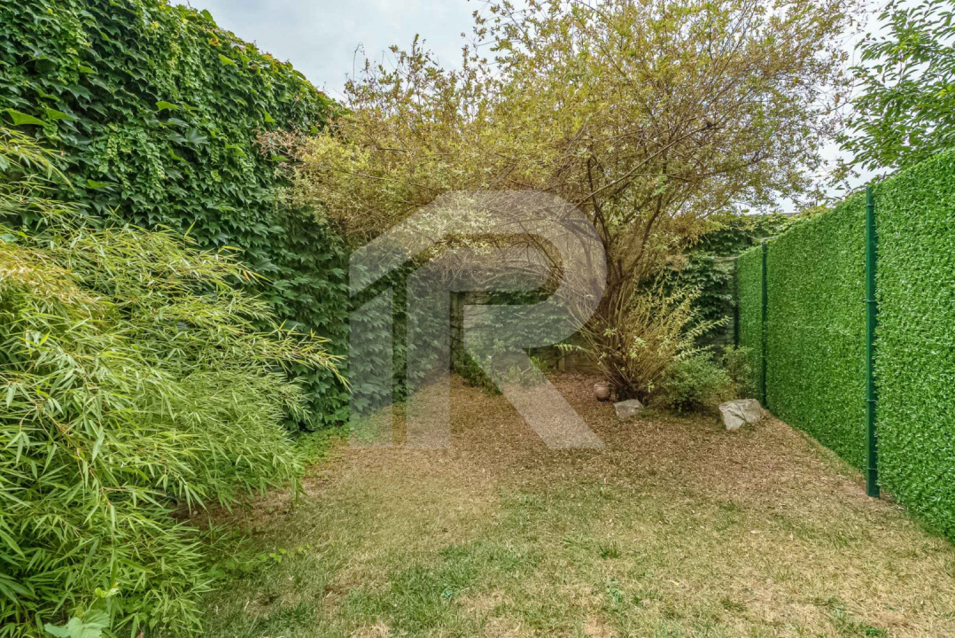 APĂRĂTORII PATRIEI – CASA CU 3 CAMERE, 3 BĂI, CURTE, LOC PARCARE