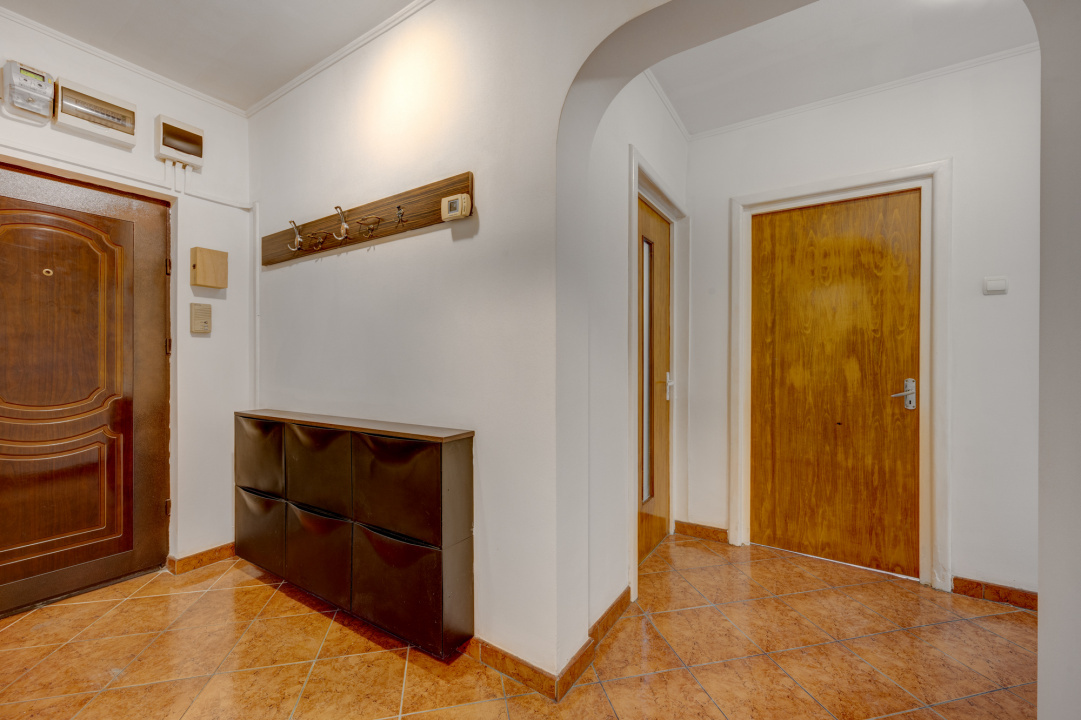 3 CAMERE | 73 MP TOTAL | CENTRALĂ PROPRIE | LOC DE PARCARE