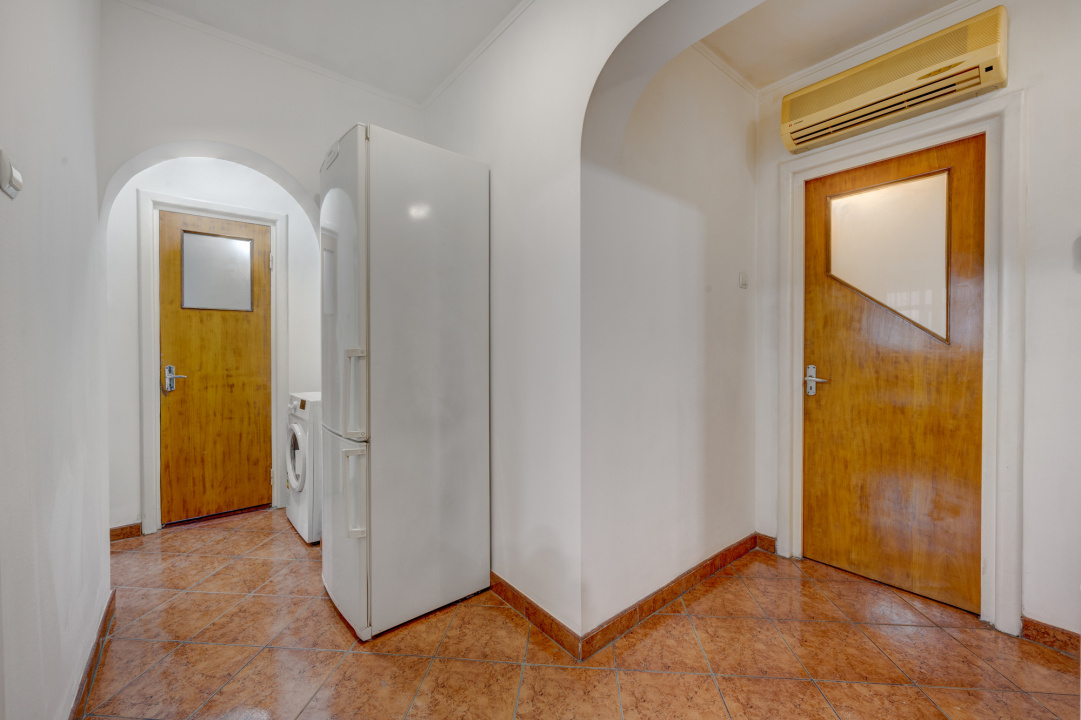 3 CAMERE | 73 MP TOTAL | CENTRALĂ PROPRIE | LOC DE PARCARE