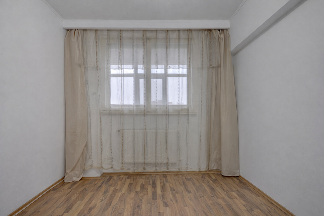 3 CAMERE | 73 MP TOTAL | CENTRALĂ PROPRIE | LOC DE PARCARE