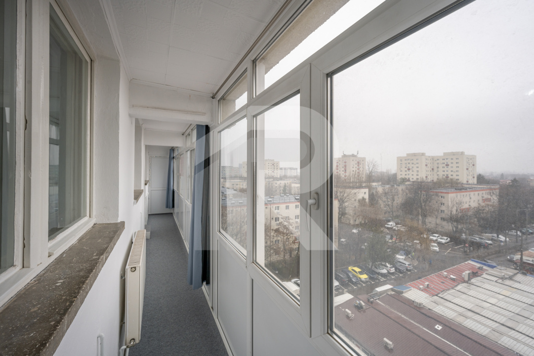 PIAȚA REȘIȚA, 3 CAMERE, 75 MP TOTAL, CENTRALA PROPRIE, LOC PARCARE!